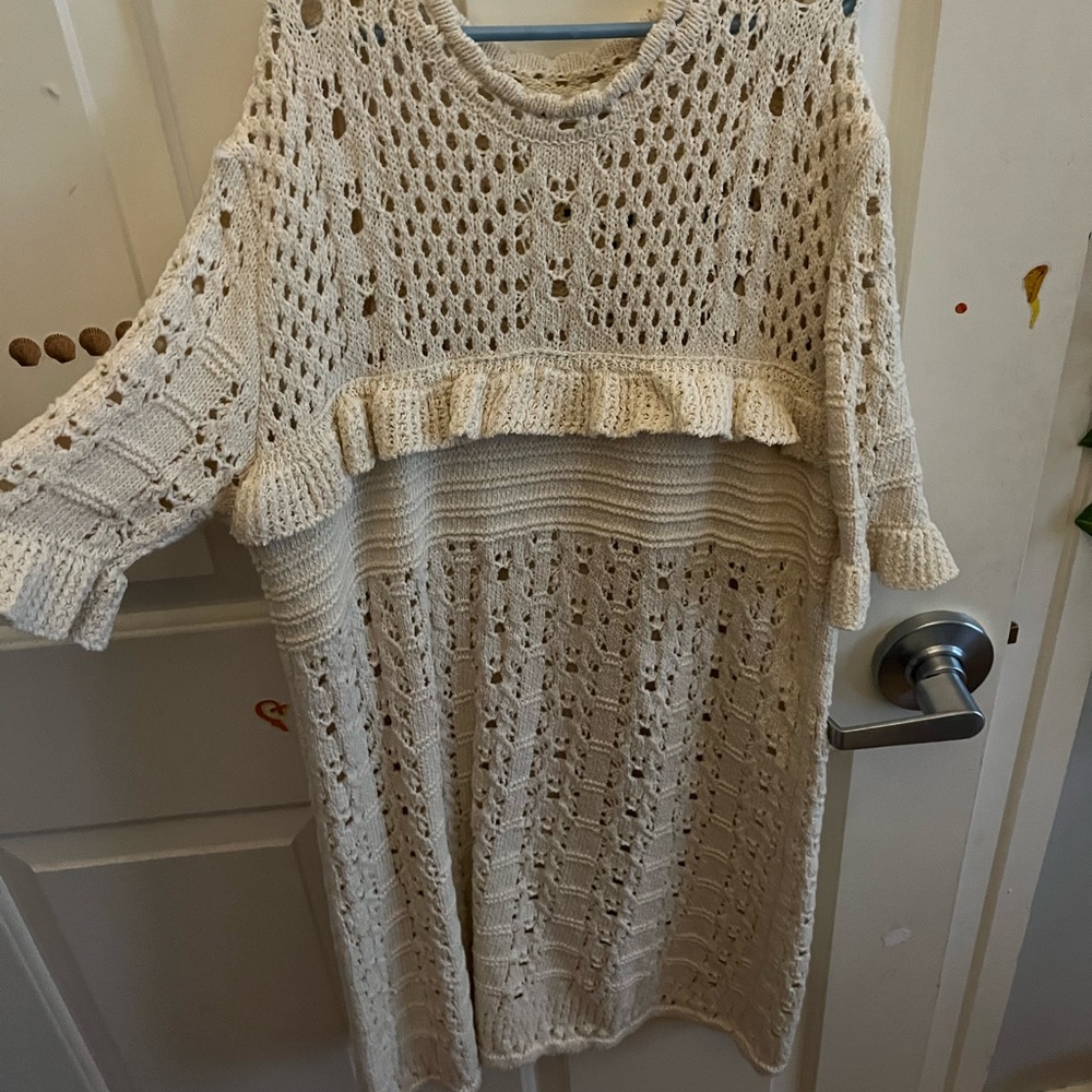 Cute Knitted Dress. SIZE M. worn once. Great shape, very comfy.